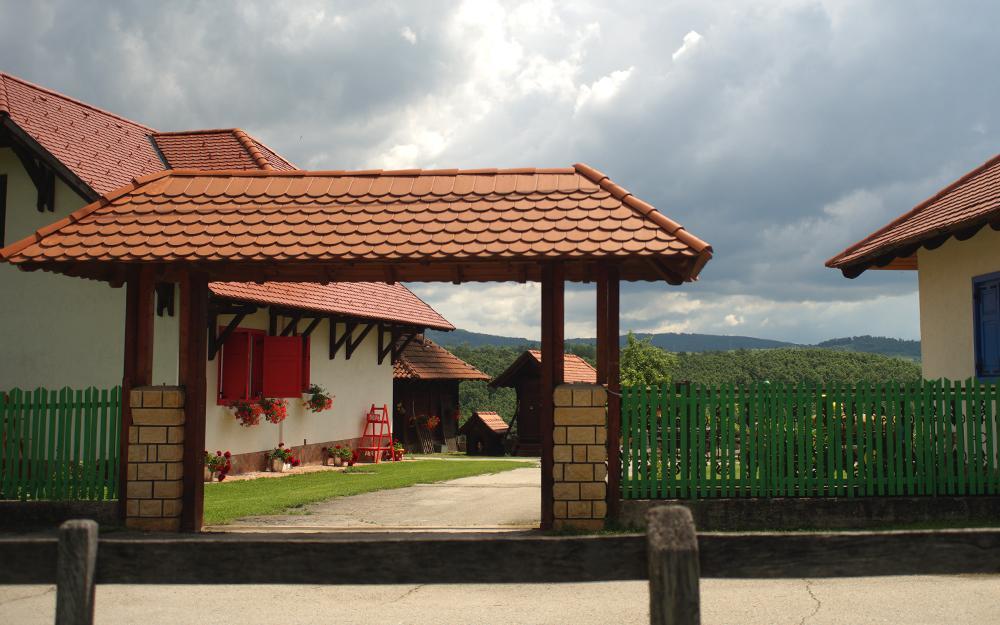 Etno Selo Rajski Konaci Leusici Экстерьер фото